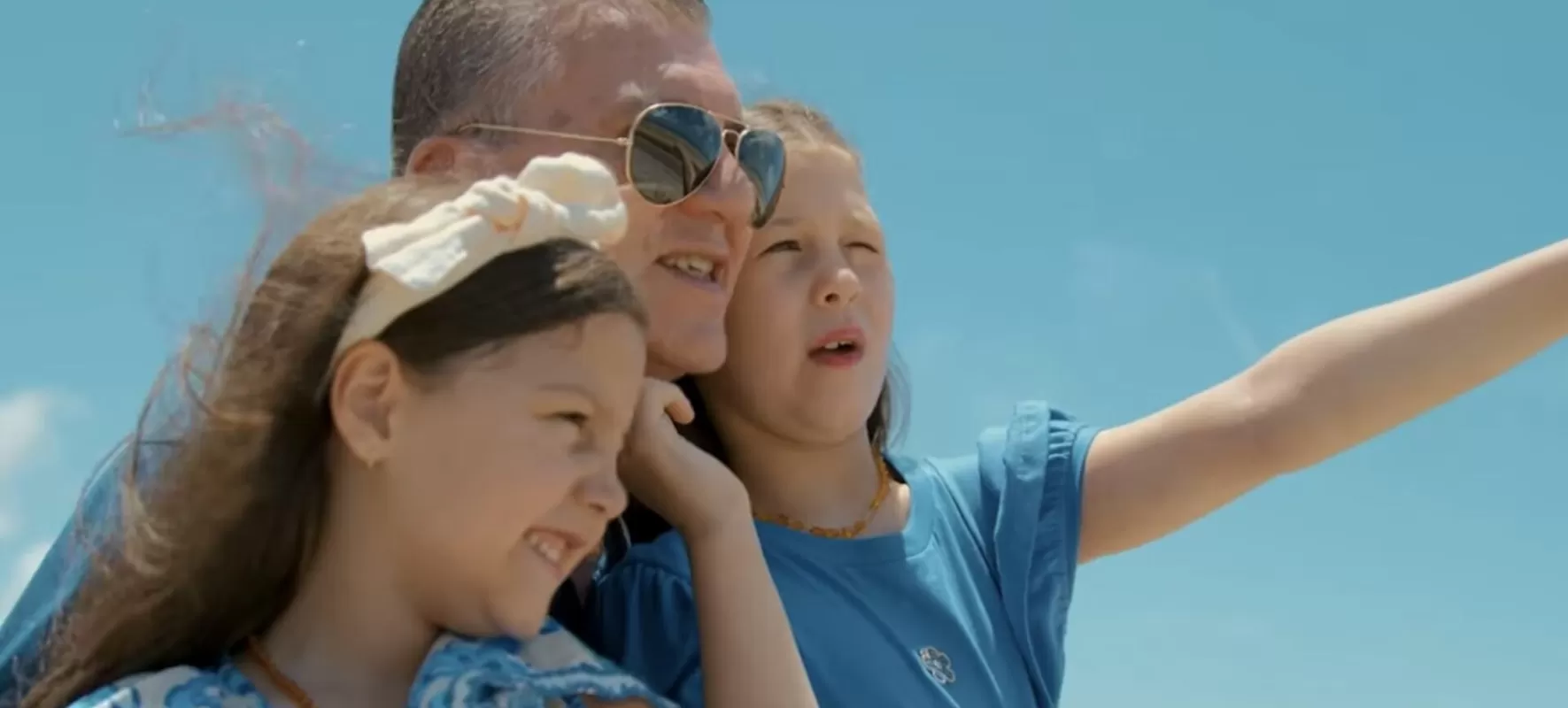 Morar Perto da Praia: Descubra os benefícios para a saúde mental, física e emocional da sua família.