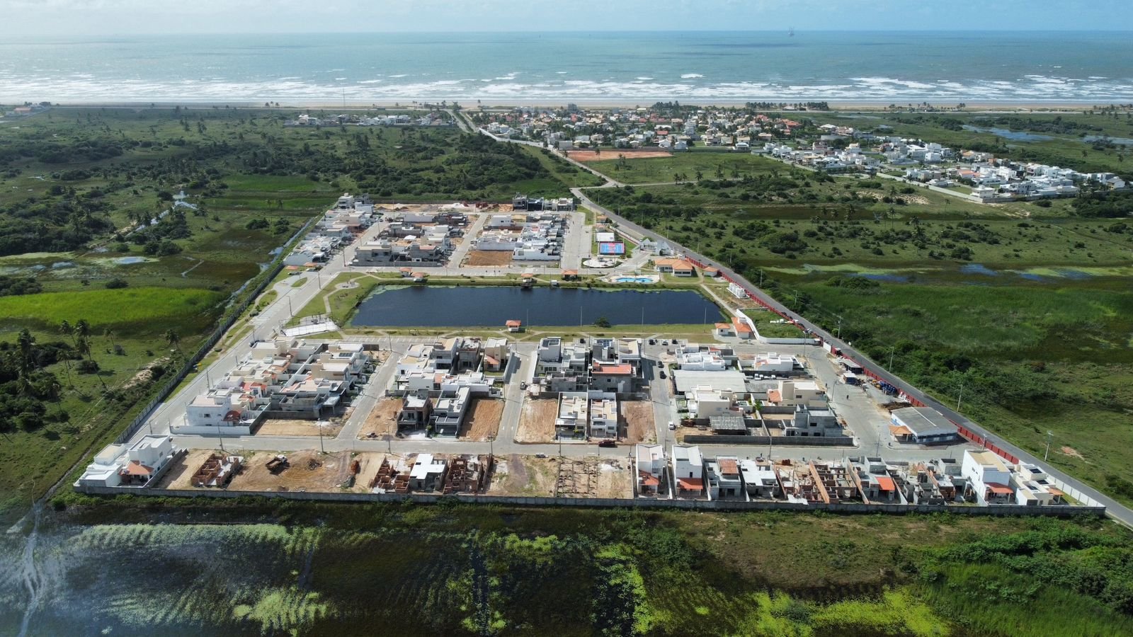 Localizado no bairro Mosqueiro, em Aracaju, o condomínio vem se destacando por entregar o equilíbrio perfeito entre tranquilidade, conforto e valorização. Mas o que faz dele realmente especial?